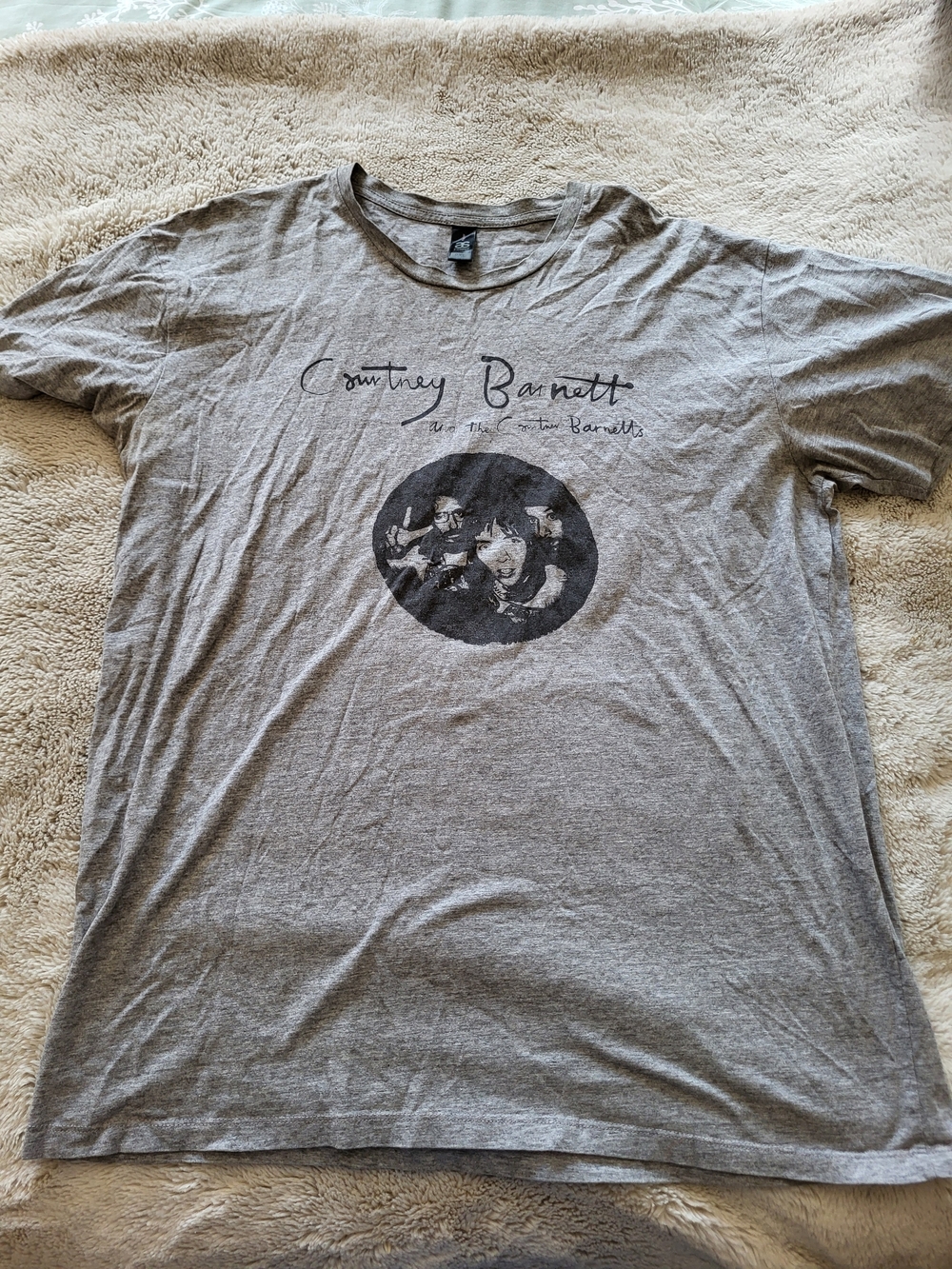 Courtney Barnett Grey Graphic Men’s Band T-Shirt